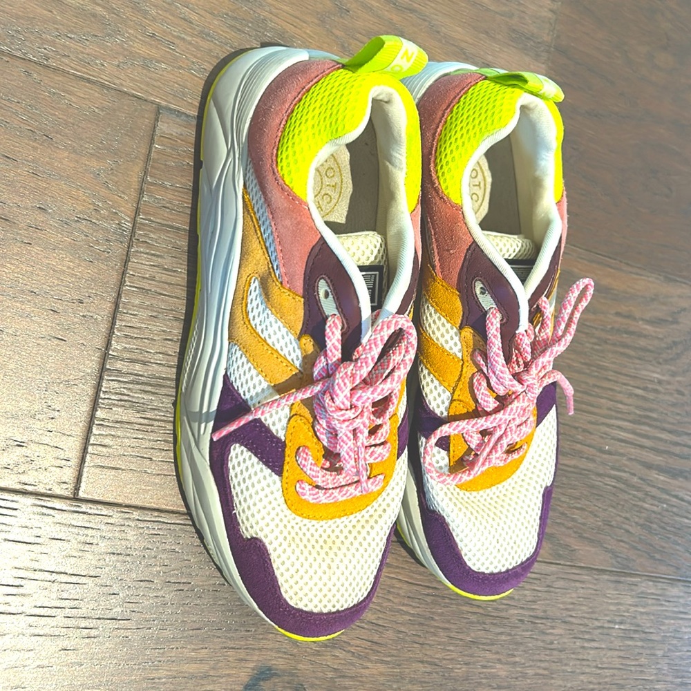 Scotch and Soda women’s sneakers size 6US 36 EU